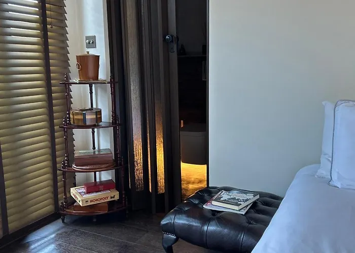 Luxurious Cabin With Desk & Mini Library